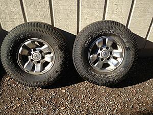 OEM Toyota wheels-upbq37z.jpg