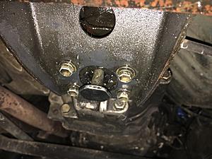 84 pickup tranny leak? brake leak?-img_0132.jpg
