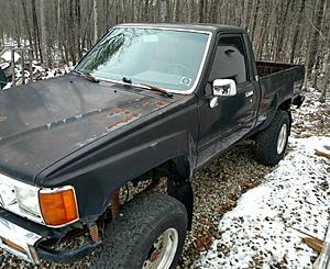 1985 Toyota Pickup: Should I buy it.-2.jpg
