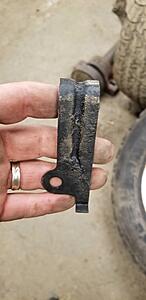 Where Does This Guard/Bracket Go????-8u8qxve.jpg