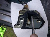 Rear window won't go up/down?  Try this first.-screwdriver-before-latching.jpg
