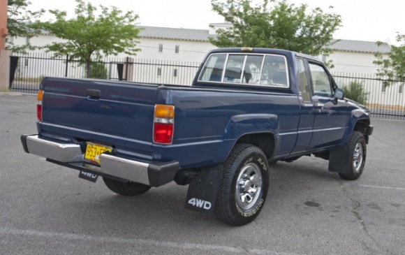 Name:  1988_Toyota_Xtra_Cab_4x4_Pick-Up_Survivor_For_Sale_Rear_resize_zps43381b51.jpg
Views: 6381
Size:  84.9 KB