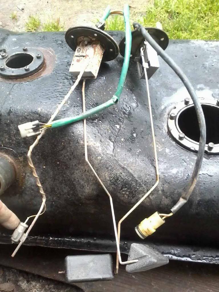Name:  lowfuellight1_zpsb5db6921.jpg
Views: 60
Size:  118.6 KB