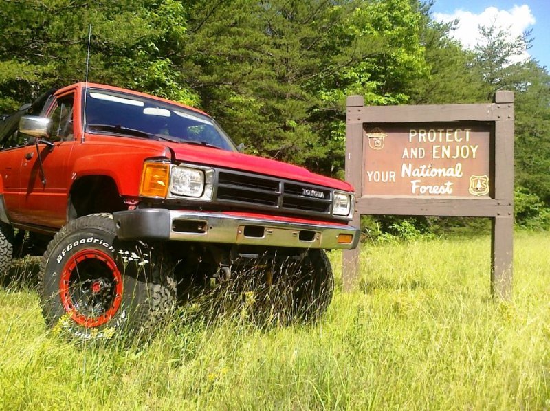 Name:  truckatsign.jpg
Views: 179
Size:  158.0 KB
