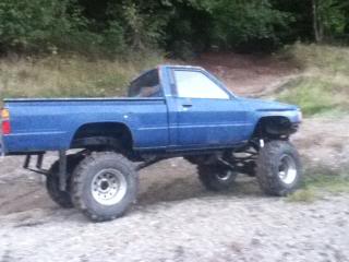 Name:  AtriverjustinstalledHy-steerand5inchAllproExtremelift.jpg
Views: 136
Size:  14.0 KB