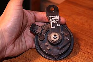 1988 Toyota Pickup Horn-j0phqjbl.jpg