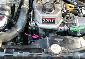 Is this a leaking 22re head gasket?-ytf9tyf.jpg