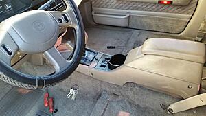 Added a center cup holder-z7xet6v.jpg