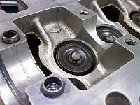 Damage to 3VZE heads-0322000745a.jpg