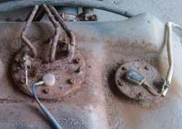 fuel tank swap-img00043-20110620-0758-copy-copy.jpg
