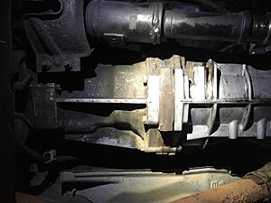 R150F manual transmission drain and fill plugs-ovs9nui.jpg