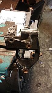 Broken P/S mount on block-yxumjlv.jpg