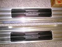 Lund Running boards-runningboards-close-up-3-sml.jpg