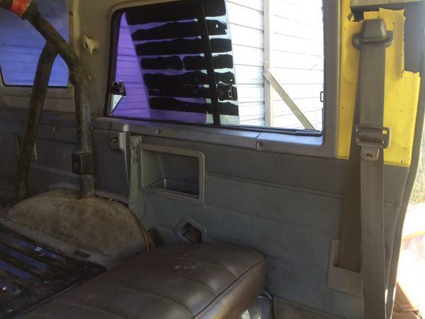 Name:  yellow%20interior_zpshawqfrw0.jpg
Views: 59
Size:  26.3 KB