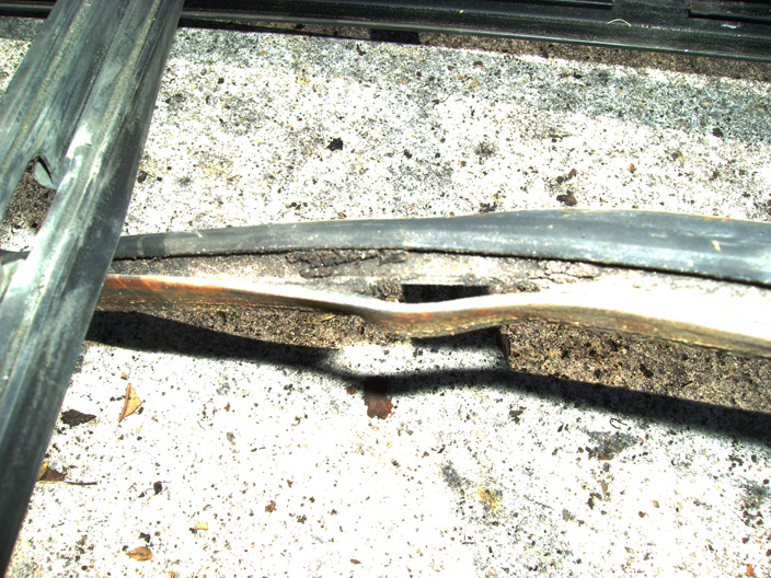 Name:  LowersealSliding6_zps6fad0f6d.jpg
Views: 87
Size:  217.7 KB