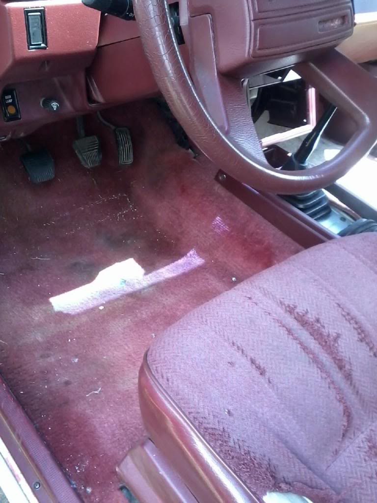 Name:  Carpetoldinterior.jpg
Views: 829
Size:  89.1 KB
