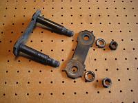 BlazeN8's 1986 4Runner Build-Up Thread-a1_stock_shackles.jpg