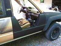 Guzzifreak750's 1988 Toyota 4-Runner Build Up-half-door-finished-3.jpg