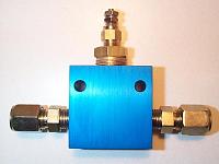 Installing a transmission temperature gauge.-transmission-temperature-manifold-002_a.jpg