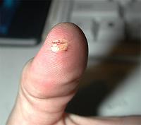 Need some quick help with my fuse box!-ouch.jpg