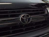 Screws for front emblem?-grille-embem-1.jpg