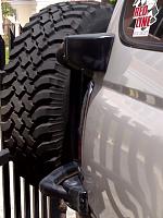 picture of hilux surf(3rd gen) tire carrier?-13-10-07_1203.jpg