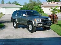 Anyone got a pic of a runner like mine w/ a hood scoop?-mvc-001s.jpg