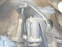 98 Tacoma lift problem-upper-mount.png