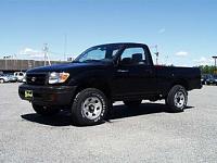 gonna try and post a pic of my truck...  could use some help someone!! (Corey??)  hah-tacoma.jpg