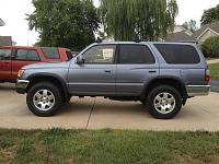 Bolted a set of FJ wheels on a 96 SR5 today-after.jpg
