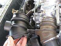 Air filter tube on 3.4?-img_9205-medium-.jpg