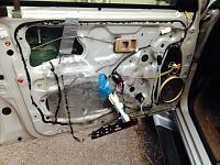 Driver Power Window Not Working; switch and motor seem fine-4runnerdriverdoorapar.jpg