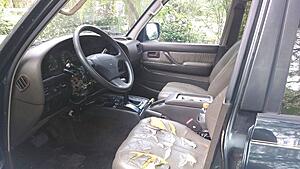 Dome light, wiper motor, dash piece, arm rest-vz7zqvwl.jpg