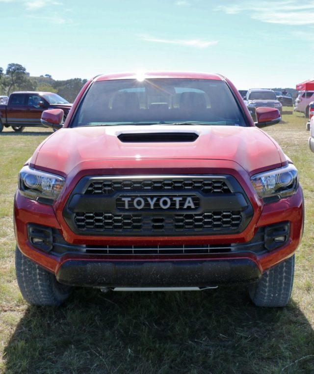 2017-Toyota-Tacoma-TRD-Pro-CarBlog-4-860x1024 2017-Toyota-Tacoma-TRD-Pro-CarBlog-4-860x1024
