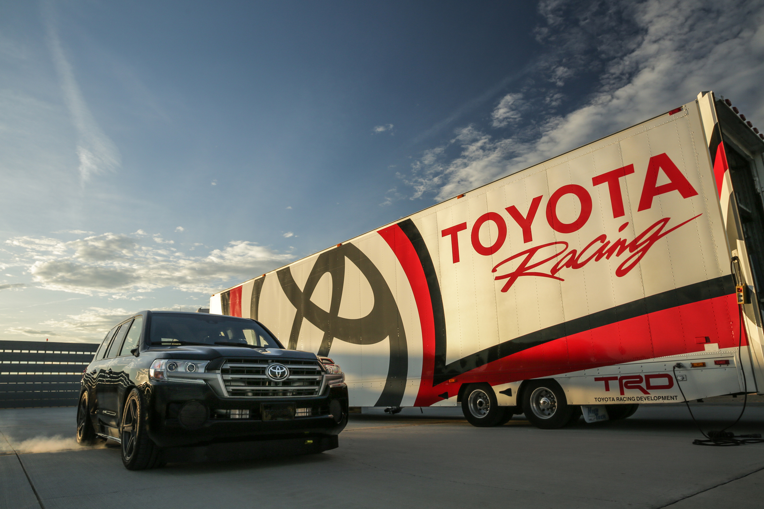 Yotatech.com 2017 Toyota Land Cruiser Speed Record Fastest SUV