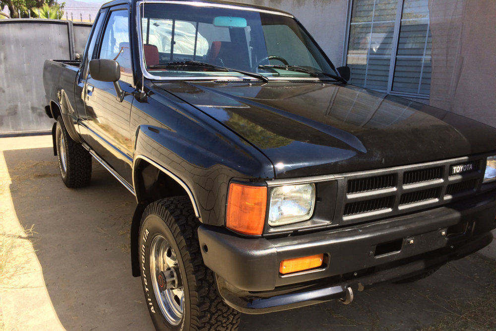 1985 Toyota pickup in black