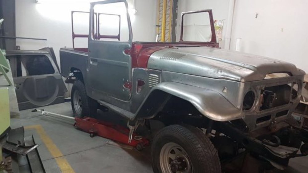 1974 Toyota FJ43 Stripped