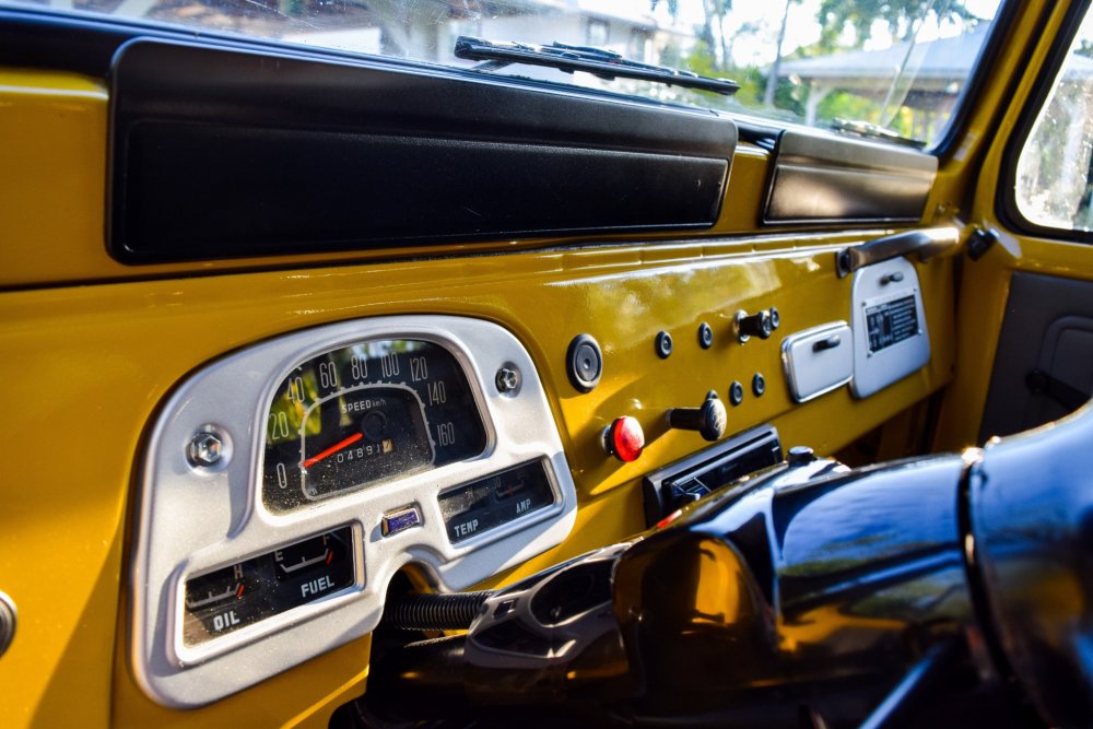 1974 Toyota FJ43 Dash