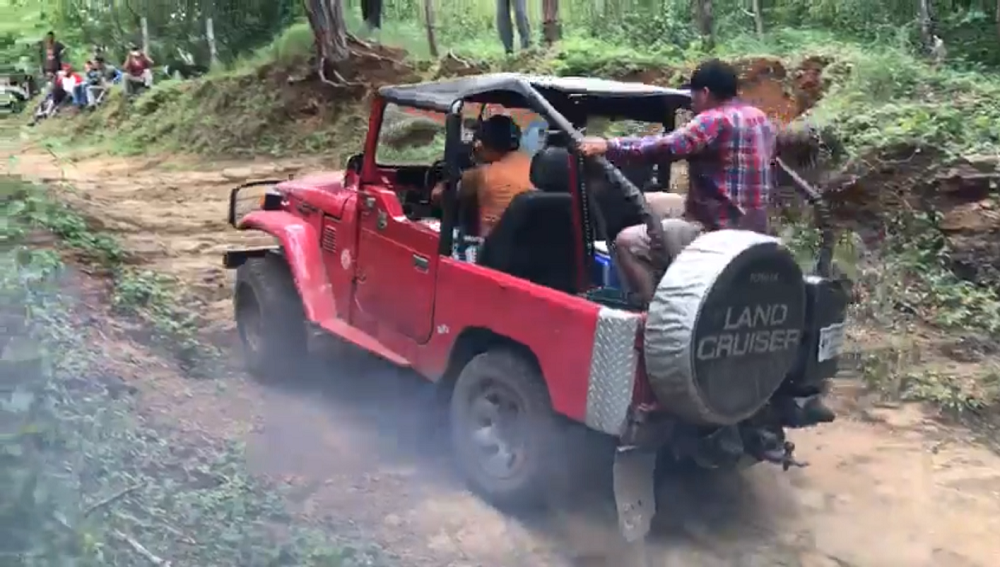 yotatech.com Toyota Land Cruiser Off-Roading Fail