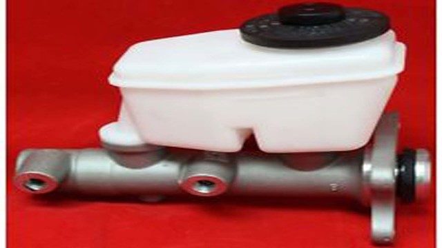 Toyota Tundra: How to Replace Brake Master Cylinder