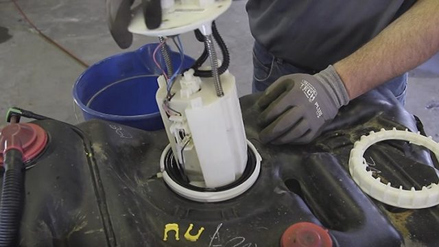 Toyota Tundra: How to Replace Fuel Pump