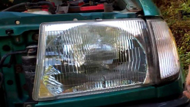 Toyota Tacoma: How to Replace Your Headlights