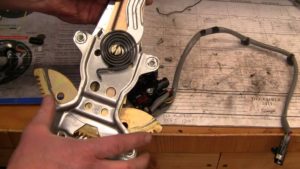 Toyota Tundra: How to Replace Power Window Actuator