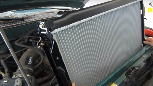 Toyota Tacoma: How to Replace Radiator