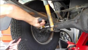 Toyota Tacoma: How to Replace Struts and Shocks