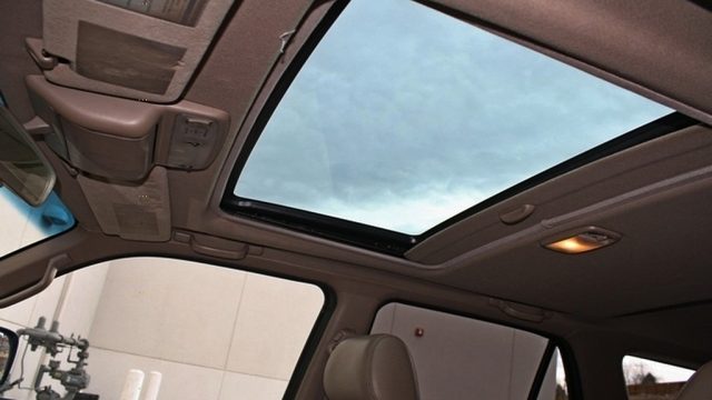 Toyota 4Runner 1984-1995: Why is My Sunroof Stuck Open?
