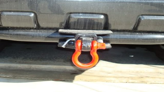 Toyota 4Runner 1996-2002: How to Install Tow Hook