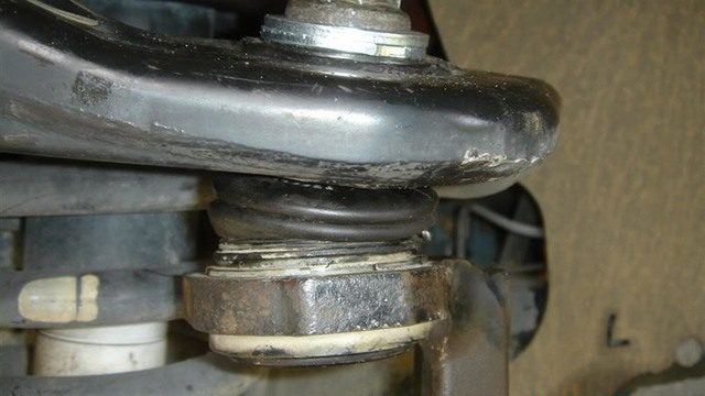 Toyota Tundra 2000-Present: How to Replace Ball Joints