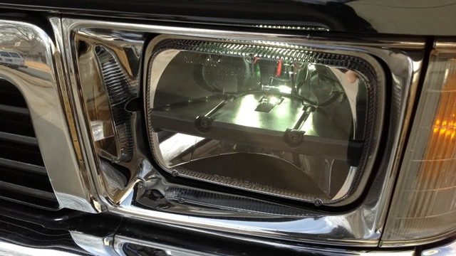 Toyota 4Runner 1984-1995: How to Replace Your Headlights