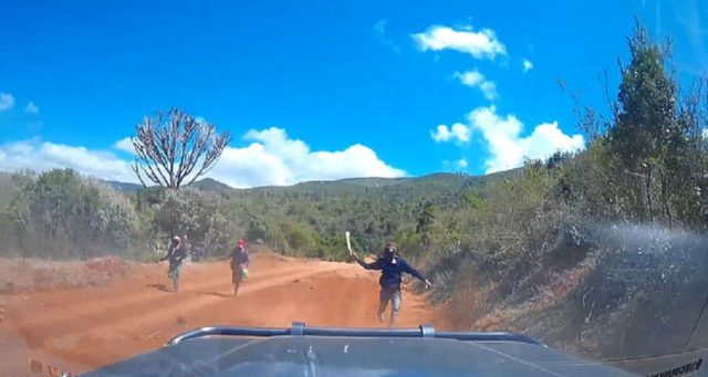 Land Cruiser Saves Couple from Machete-wielding Thieves! (Video)